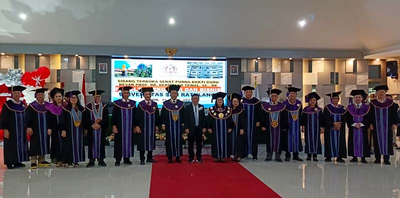 Sidang Terbuka Senat Fakultas Ekonomi dan Bisnis Universitas Samratulangi Acara Purnabakti Guru Besar Prof Bernhard Tewal