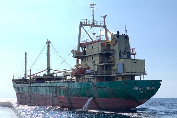 Tidak Layak Laut Patroli Bakamla RI Tangkap KM Suryani Ladjoni